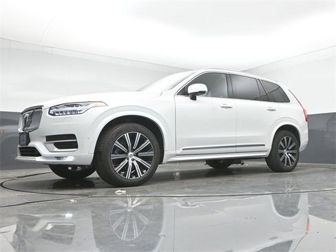 Used 2023 Volvo XC90 B5 Plus image 40