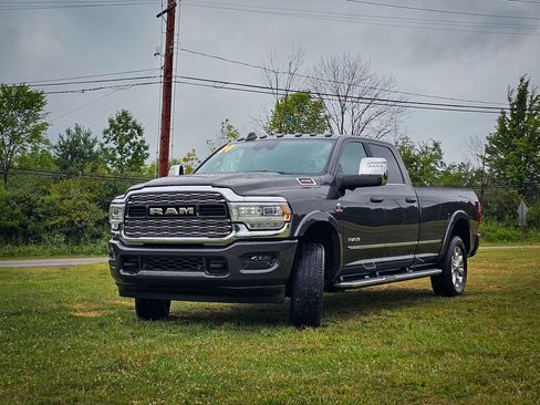 Used 2024 RAM 3500 Limited AWD/4WD image 9