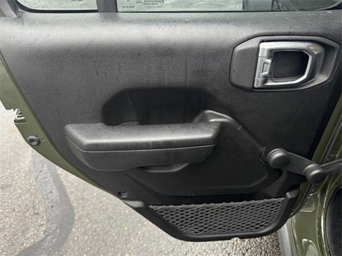 Certified 2023 Jeep Gladiator Sport w/ Trailer Tow Package image 17