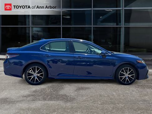 Used 2023 Toyota Camry SE w/ Convenience Package FWD image 10