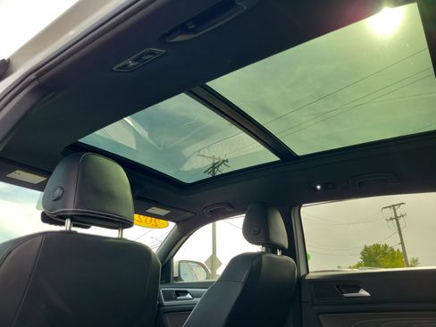 Used 2023 Volkswagen Atlas Cross Sport SEL image 15