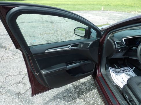 Used 2013 Ford Fusion SE FWD image 13