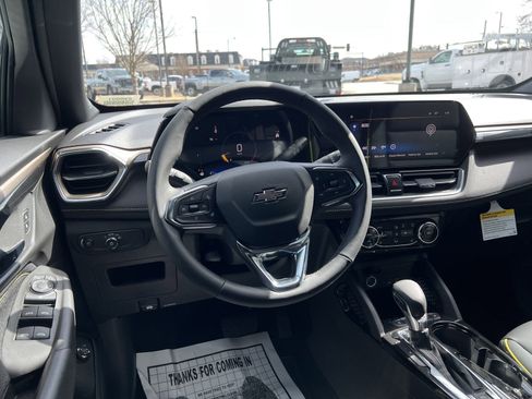 Used 2025 Chevrolet TrailBlazer ACTIV w/ Convenience Package image 15