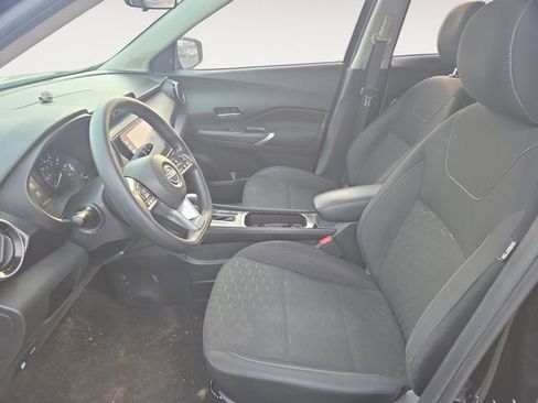 Used 2023 Nissan Kicks SV image 9