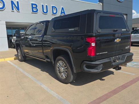 Used 2022 Chevrolet Silverado 2500 High Country w/ Technology Package AWD/4WD image 8
