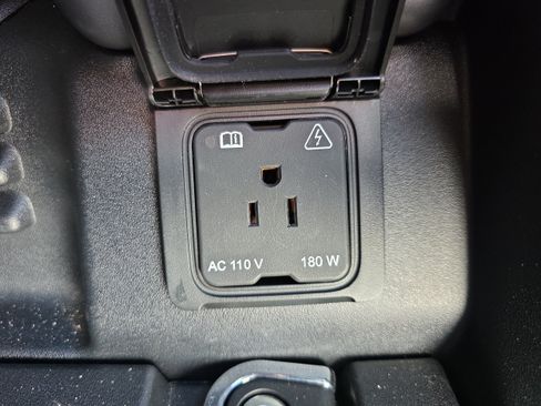 Used 2025 Land Rover Defender 110 S AWD/4WD image 14