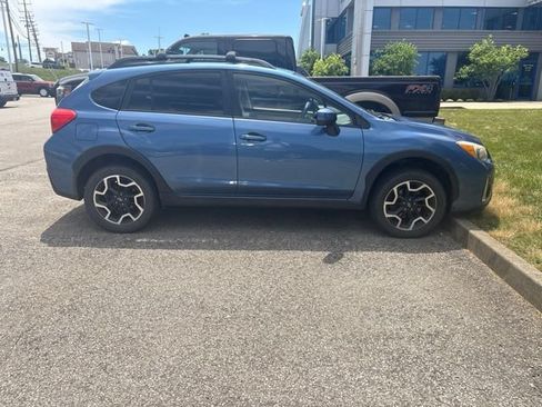 Used 2017 Subaru Crosstrek 2.0i Premium AWD/4WD image 3