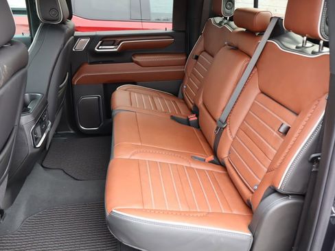 New 2025 GMC Sierra 3500 Denali Ultimate image 23