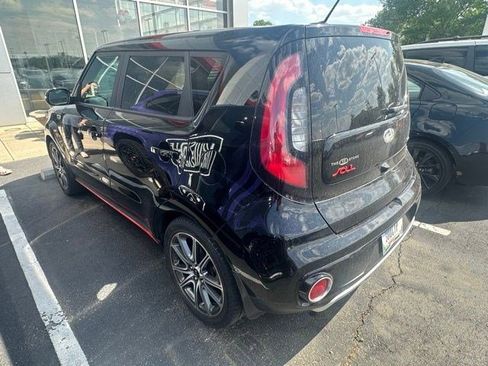 Used 2019 Kia Soul ! FWD image 2