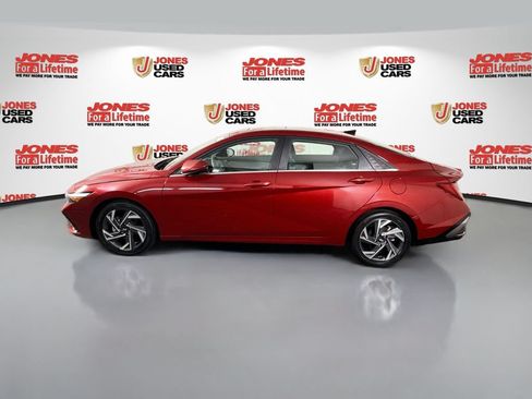 Certified 2025 Hyundai Elantra SEL FWD image 15