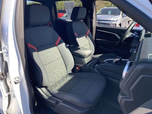 Used 2024 Chevrolet Colorado Z71 w/ Z71 Convenience Package 2 image 25