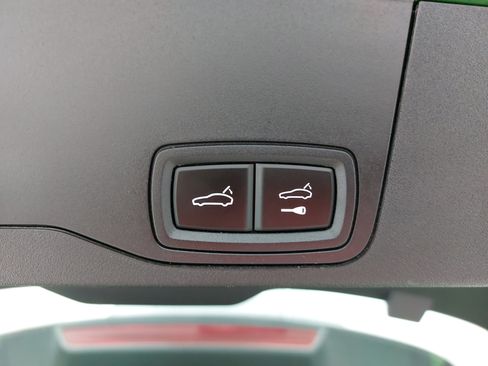 Certified 2022 Porsche Taycan 4S AWD/4WD image 15