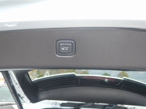 Used 2024 Chevrolet Blazer LT w/ Convenience Package image 32