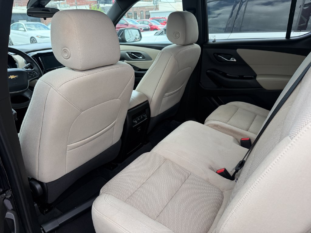 Used 2023 Chevrolet Traverse LS w/ LPO, Cargo Package AWD/4WD image 4