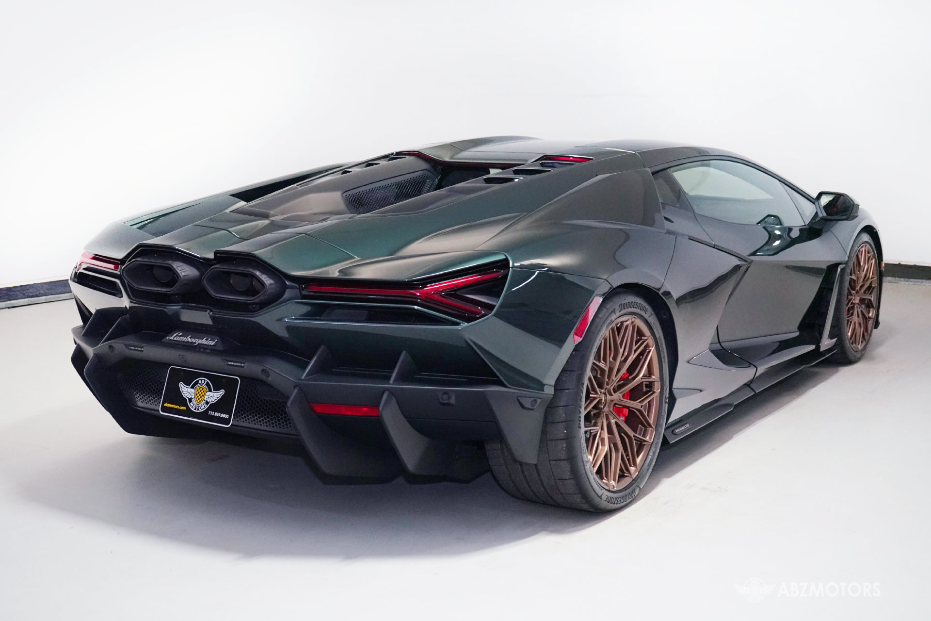 Used 2025 Lamborghini Revuelto AWD/4WD image 5