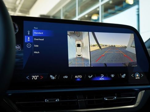 New 2025 Chevrolet Equinox EV LT image 18