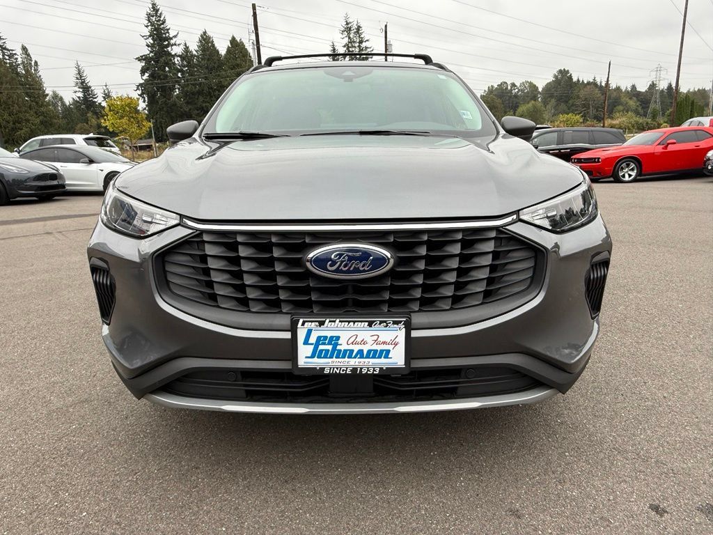 Used 2024 Ford Escape Active w/ Tech Pack #1 AWD/4WD image 9