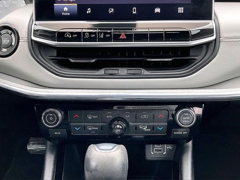 Used 2022 Jeep Compass Limited image 31