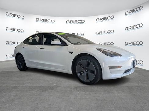 Used 2023 Tesla Model 3 Standard Range image 1