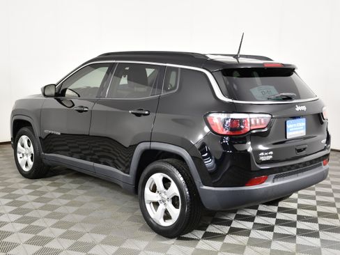 Used 2018 Jeep Compass Latitude w/ Cold Weather Group AWD/4WD image 8