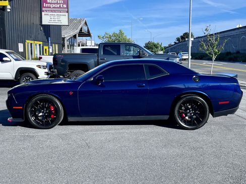 Used 2016 Dodge Challenger SRT Hellcat RWD image 9