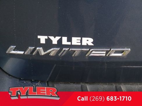 Used 2020 Ford Explorer Limited image 14