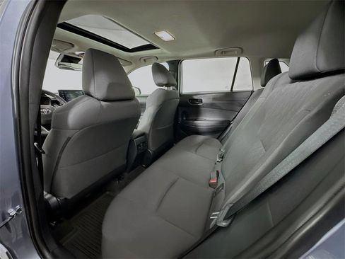 Used 2022 Toyota Corolla Cross LE image 4