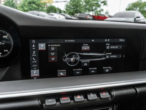 Used 2020 Porsche 911 Carrera RWD image 21