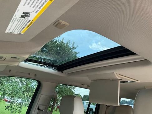 Used 2015 Cadillac Escalade ESV Premium AWD/4WD image 9