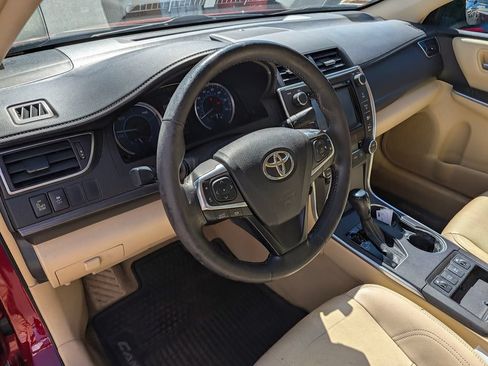 Used 2015 Toyota Camry XLE w/ Moonroof Package FWD image 2