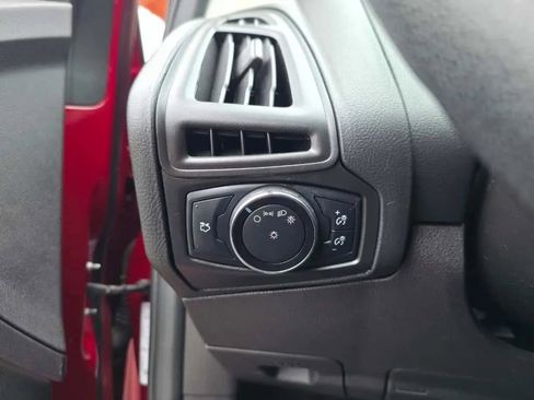 Used 2014 Ford Focus SE image 26