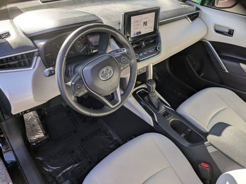 Used 2023 Toyota Corolla Cross LE image 11