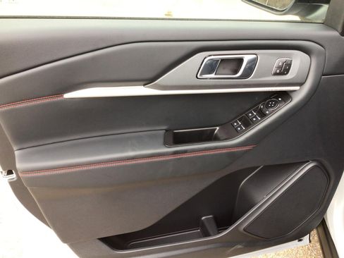 New 2026 Ford Explorer ST-Line w/ ST-Line Street Pack image 17
