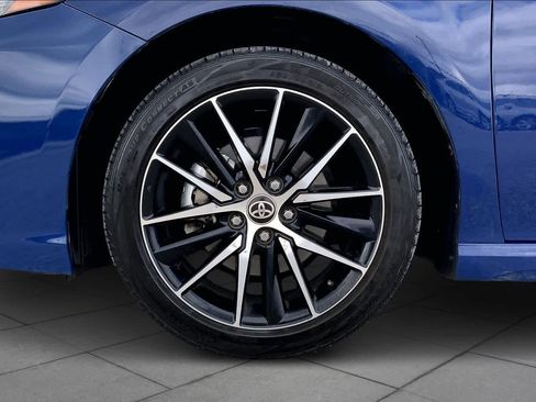 Used 2024 Toyota Camry SE image 10