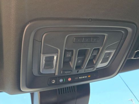 Used 2025 GMC Sierra 1500 AT4 w/ AT4 Premium Package AWD/4WD image 38