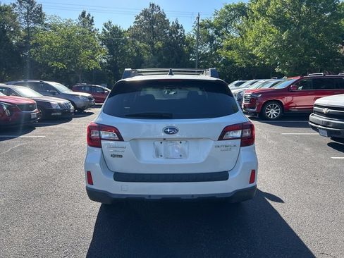 Used 2017 Subaru Outback 2.5i Limited AWD/4WD image 4