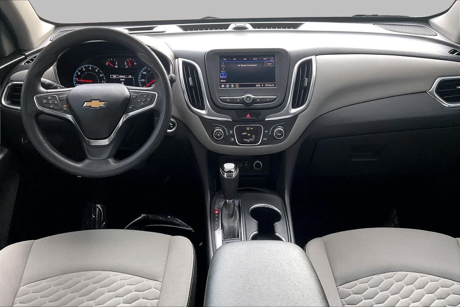 Used 2021 Chevrolet Equinox LS w/ LPO, Blackout Package FWD image 16