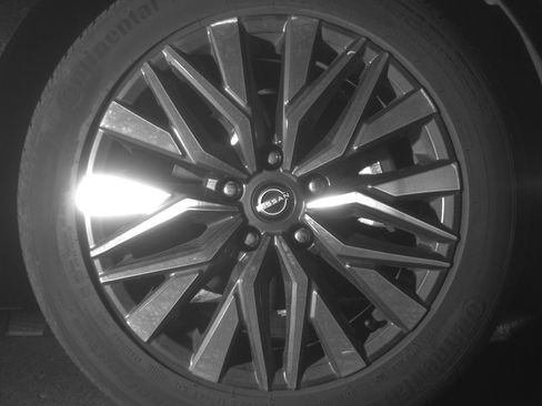 Used 2025 Nissan Altima 2.5 SV FWD image 13