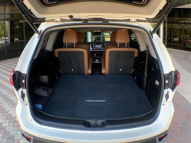 Used 2019 Toyota Highlander Limited AWD/4WD image 25