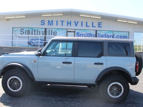 Used 2023 Ford Bronco Badlands w/ Sasquatch Package AWD/4WD image 5
