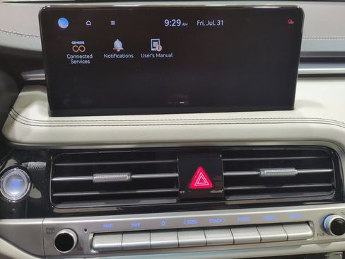 Used 2025 Genesis G70 2.5T AWD/4WD image 24