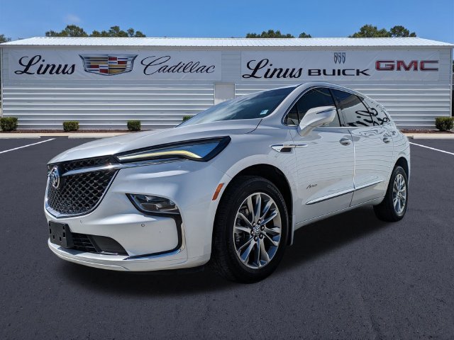 Used 2023 Buick Enclave Avenir w/ Avenir Technology Package AWD/4WD image 8