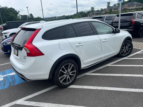 Used 2015 Volvo V60 T5 Cross Country Platinum AWD/4WD image 11
