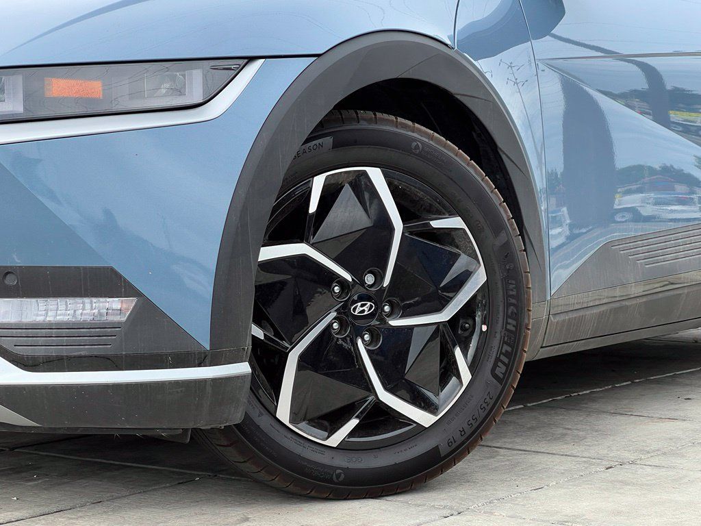 Certified 2024 Hyundai Ioniq 5 SEL RWD image 2