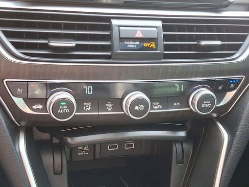 Used 2022 Honda Accord Touring image 17