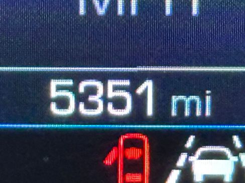 Used 2024 GMC Terrain SLE image 16