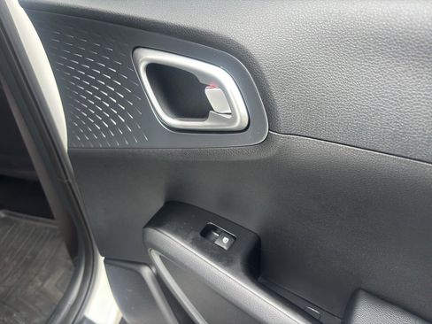 Used 2020 Kia Soul S image 13