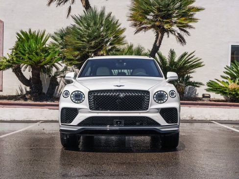 Used 2025 Bentley Bentayga Extended Wheelbase image 35