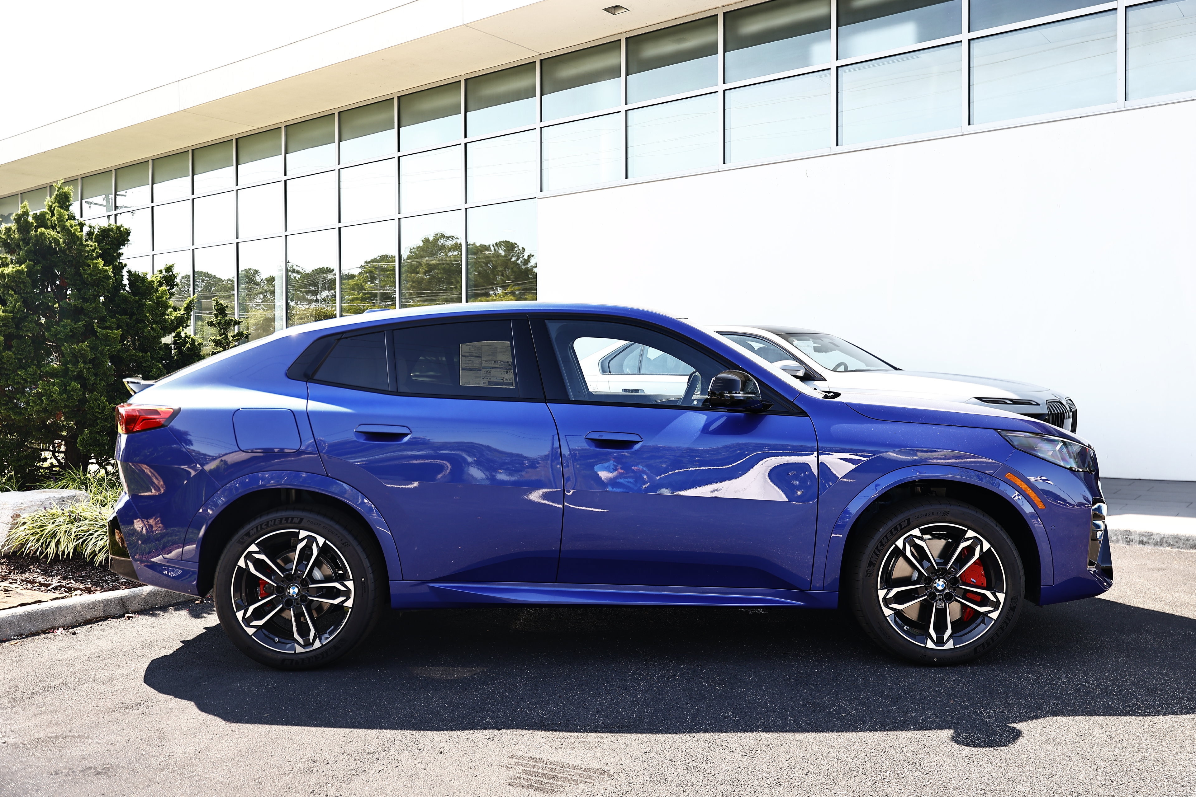 New 2027 BMW X2 xDrive28i w/ Technology Package AWD/4WD image 4