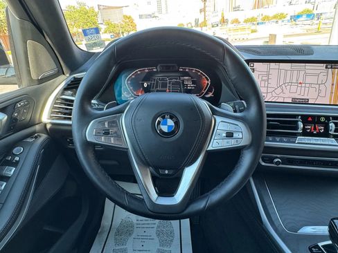 Used 2021 BMW X7 xDrive40i w/ Premium Package image 23